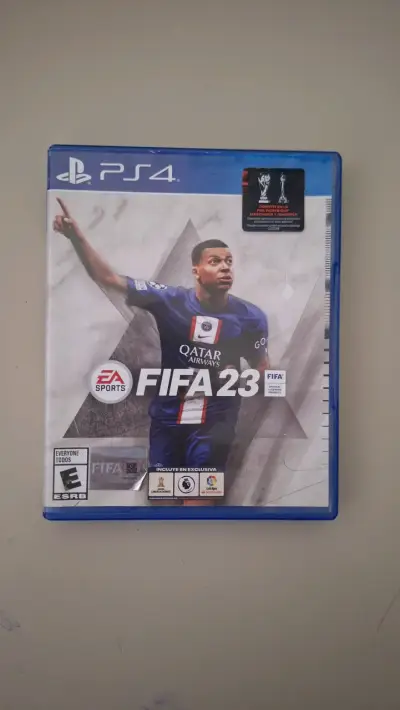 Juego FIFA 23 para PS4 en buen estado - miniatura 1