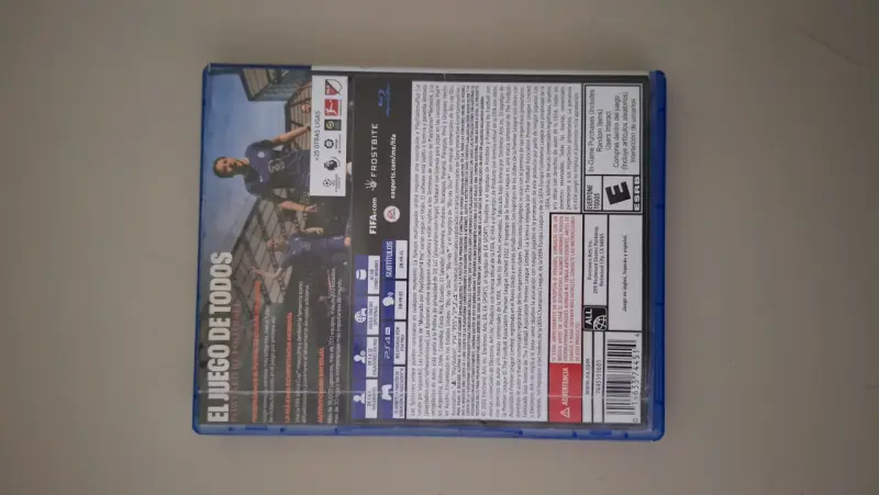 Juego FIFA 23 para PS4 en buen estado - 3