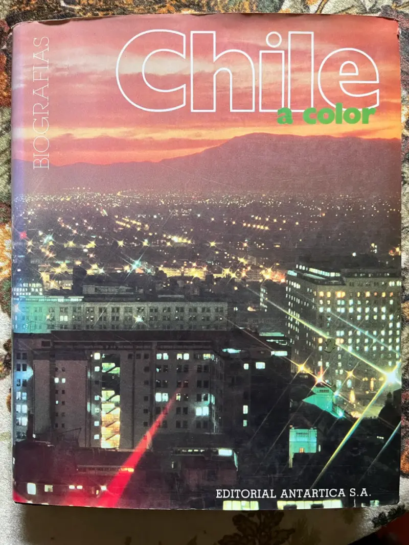 Libro 'Chile a Color' de Editorial Antártica