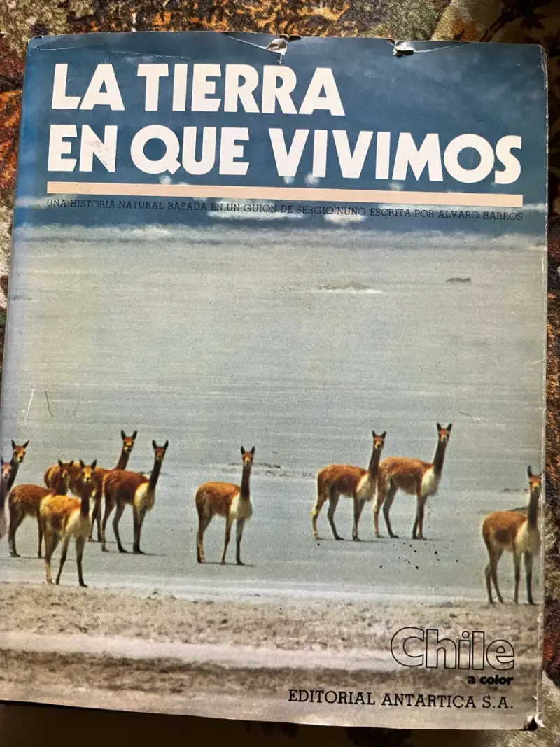 Libro 'La Tierra en Que Vivimos' de Álvaro Barros