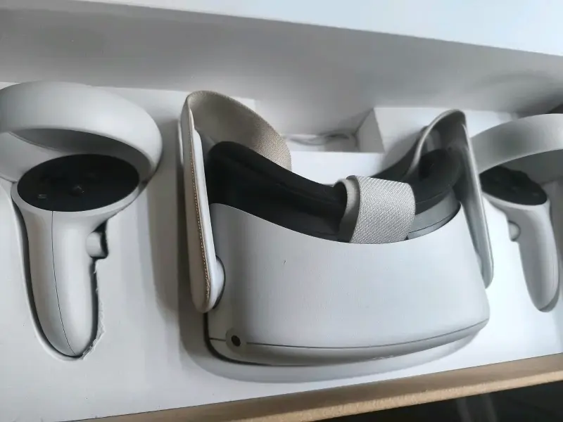 Caja de juegos VR Meta Quest 2 128GB - 3