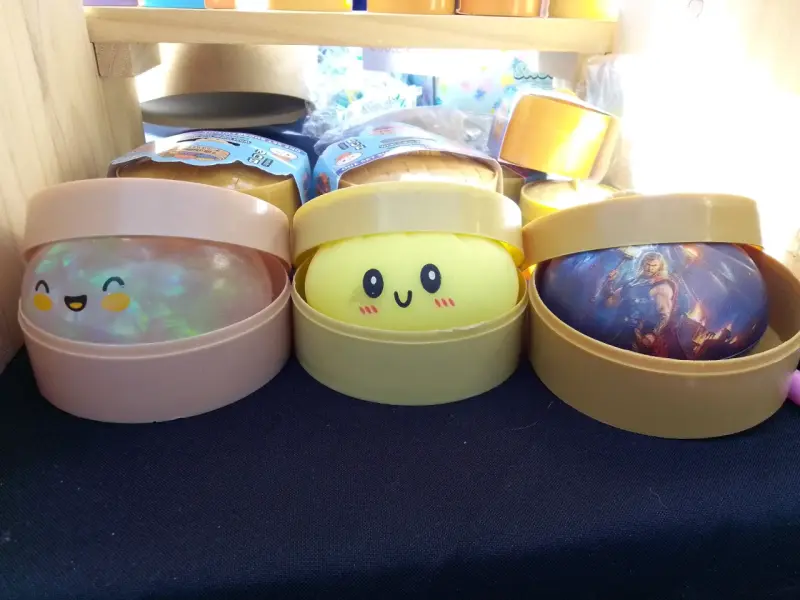 Dumpling, quesos,cubos con luz,meduzas,osos glitte