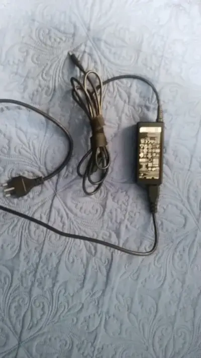 Cargador de Laptop Dell 65W ORIGINAL - miniatura 4