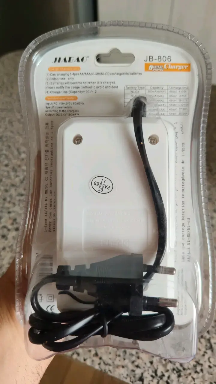 Cargador de Pilas Recargables JIABAO JB-806 - 2