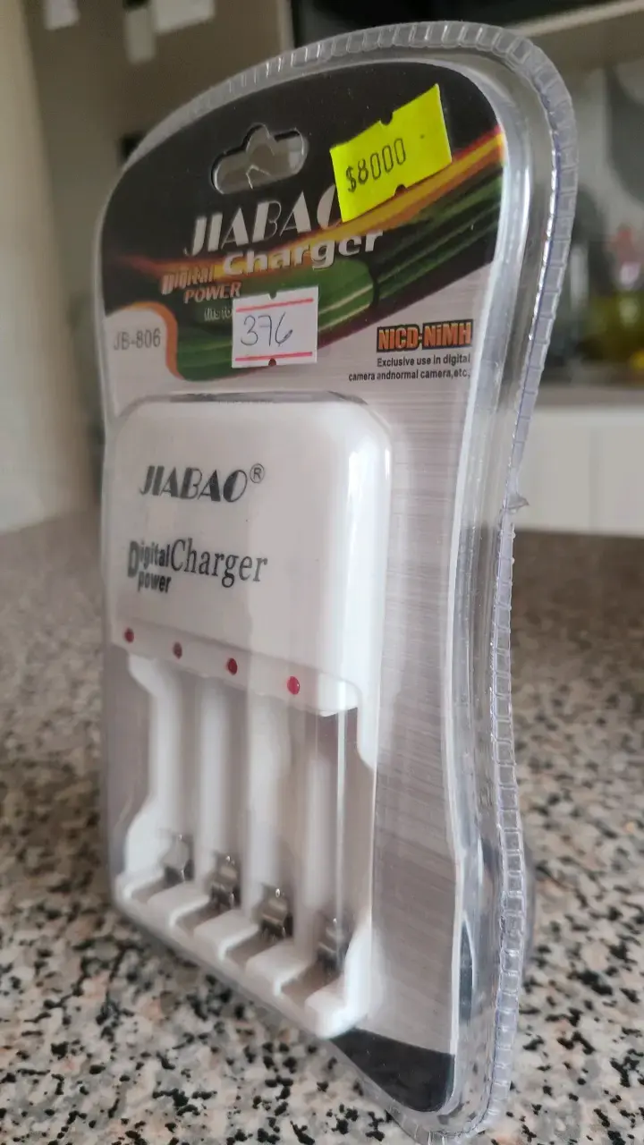 Cargador de Pilas Recargables JIABAO JB-806 - 3