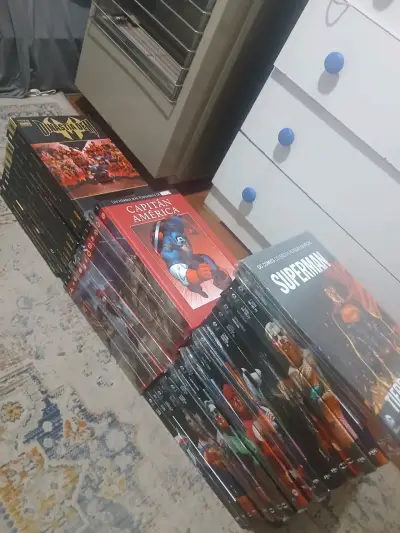 Colección de cómics Marvel y DC en buen estado - miniatura 1
