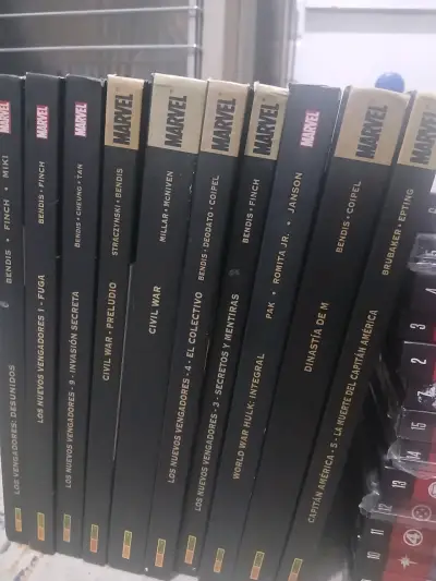 Colección de cómics Marvel y DC en buen estado - miniatura 3