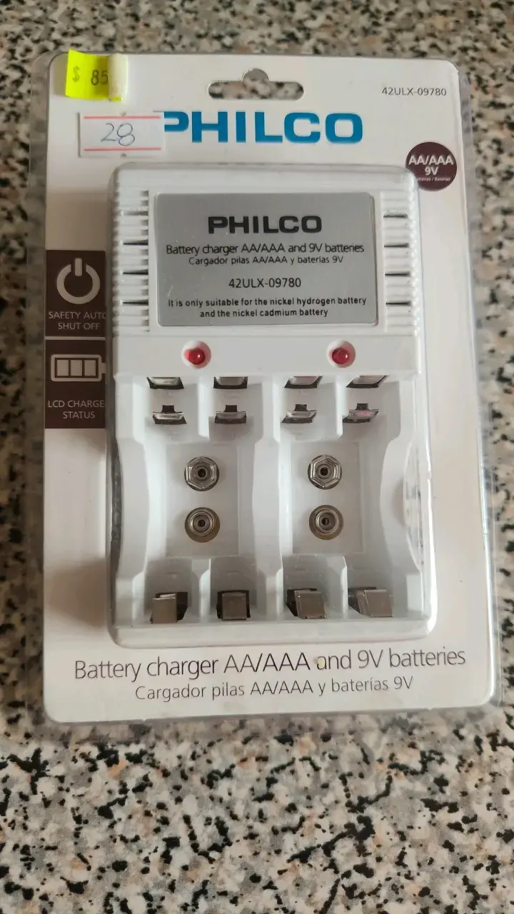 Cargador de Pilas Philco AA/AAA y 9V - 1