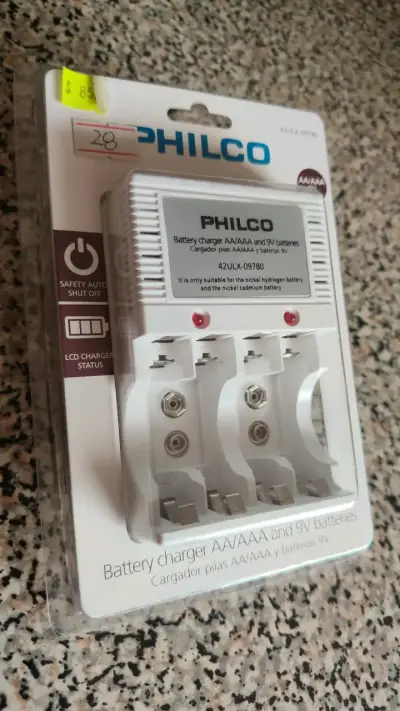 Cargador de Pilas Philco AA/AAA y 9V - miniatura 3