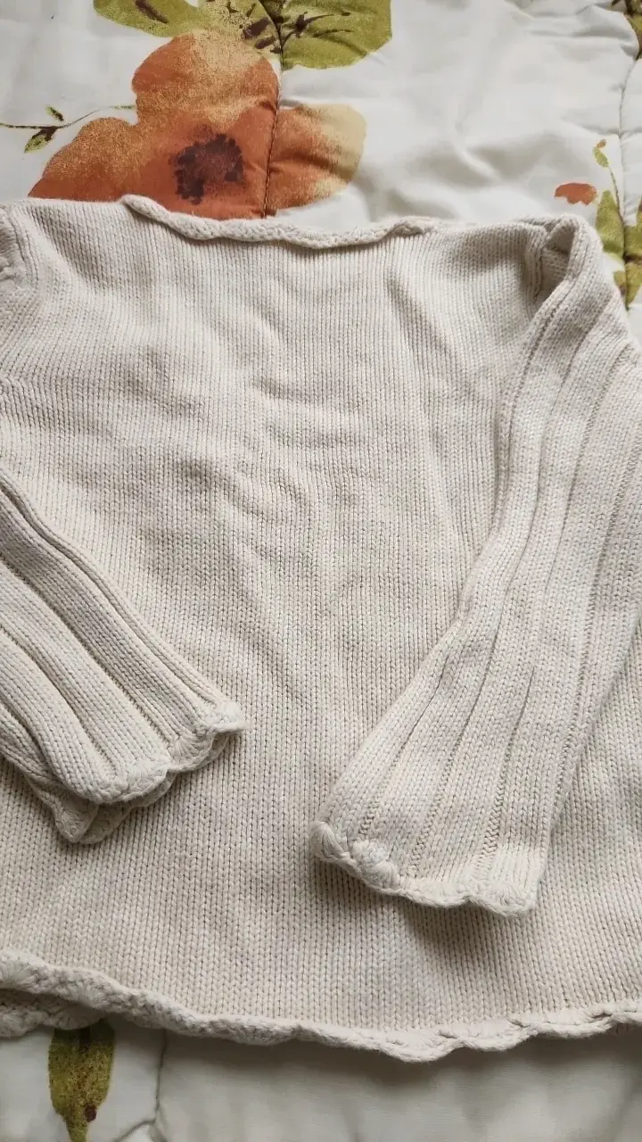Cardigan de niña beige con detalles tejidos - 4