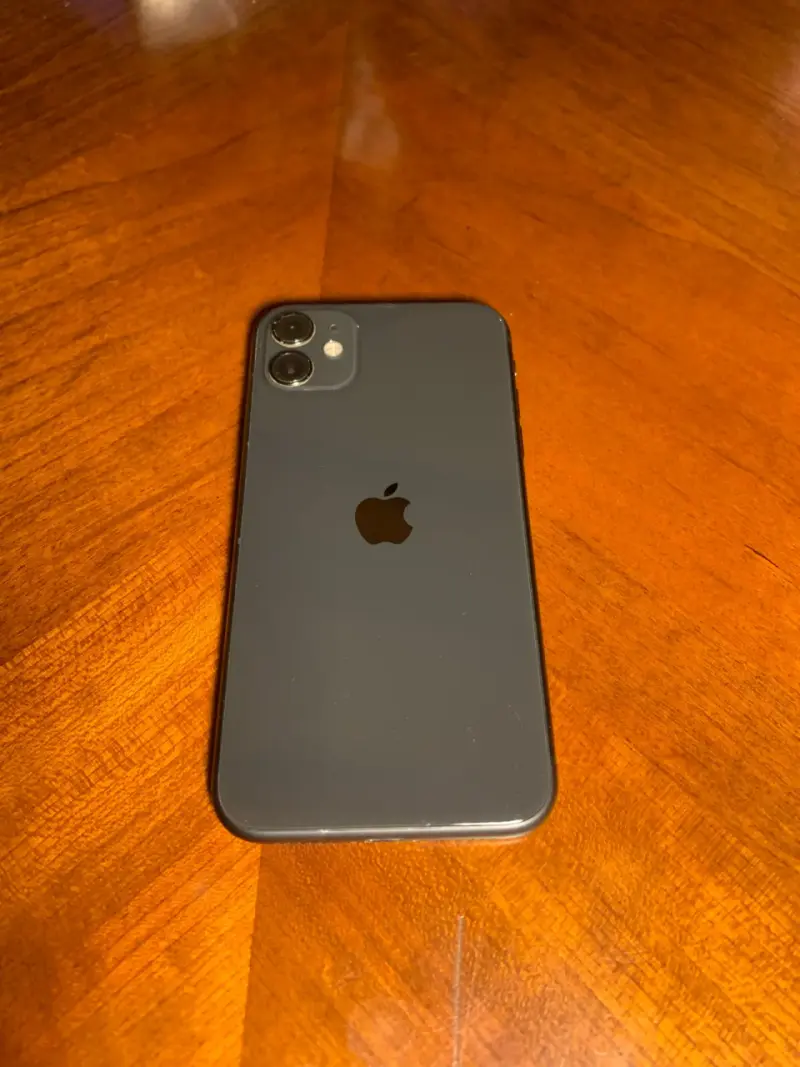 iPhone 11 black 64gb - 1