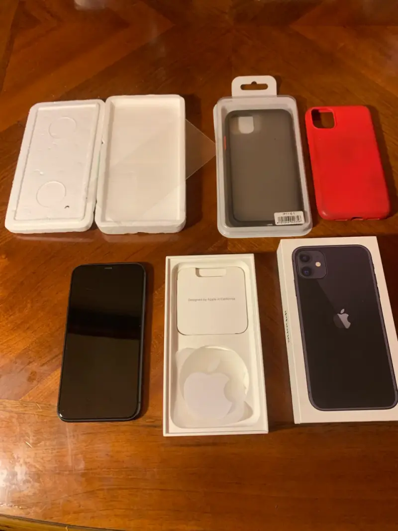 iPhone 11 black 64gb - 5