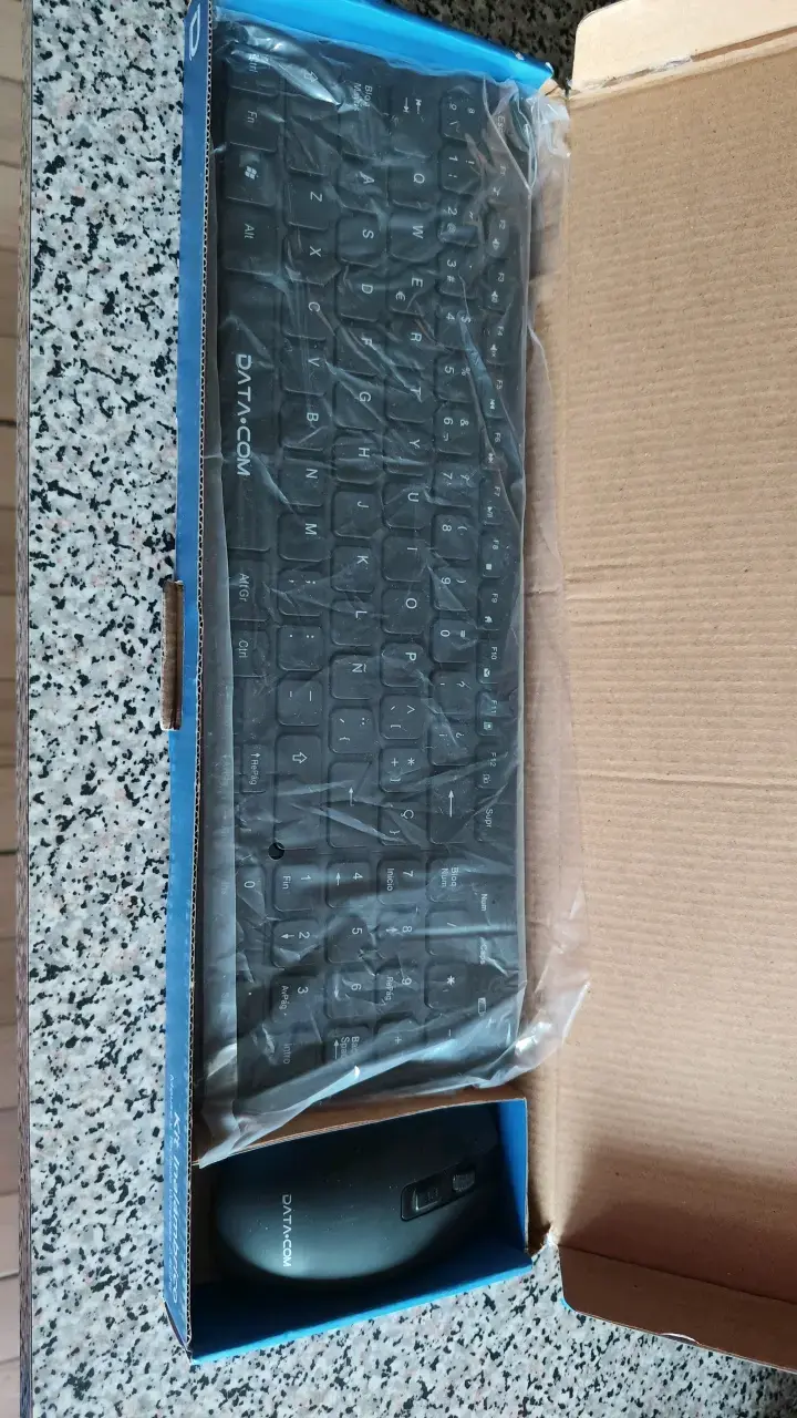 Kit inalámbrico teclado y mouse Datacom - 2