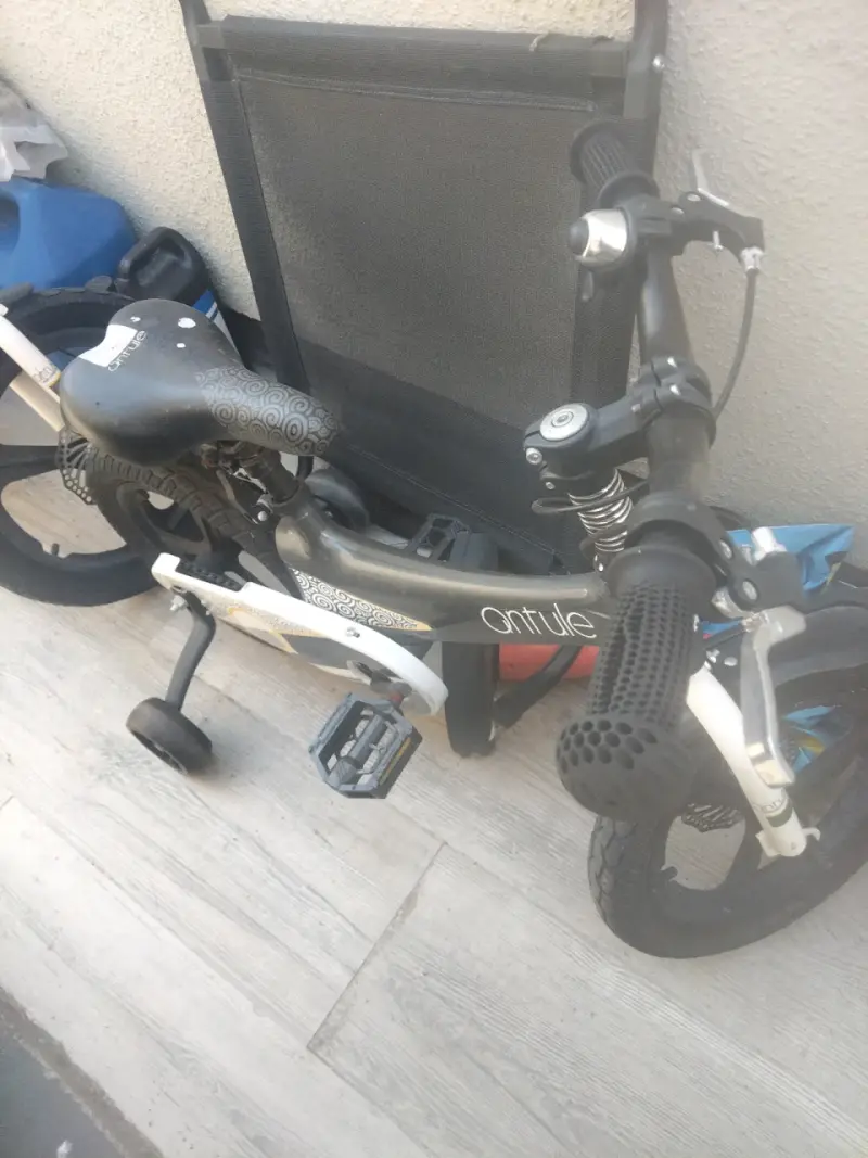 Bicicleta infantil Antule gris con ruedas de apoyo - 3