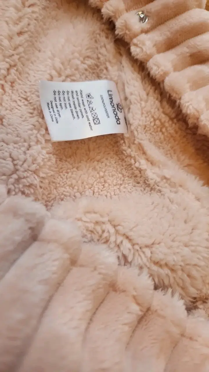 Cubre ropa de bebé rosado con capucha - 2