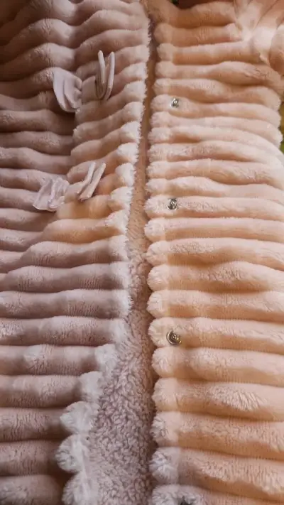Cubre ropa de bebé rosado con capucha - miniatura 6