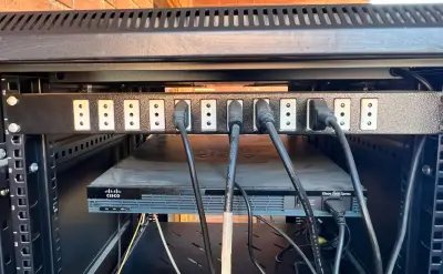 Rack de Servidores 32U - miniatura 2