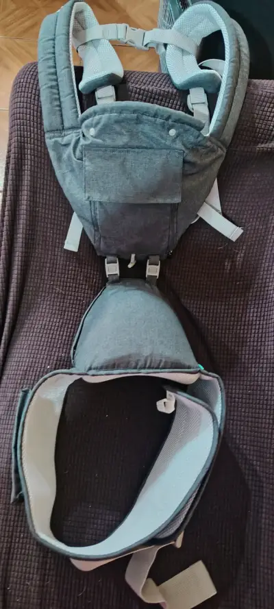 Portabebés ergonómico gris con soporte lumbar - miniatura 1