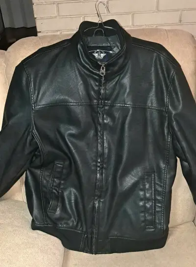 Chaqueta ecocuero negra para hombre - miniatura 3