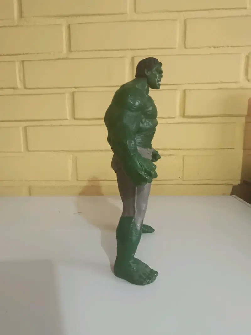 Figura de acción Hulk verde y gris - 2