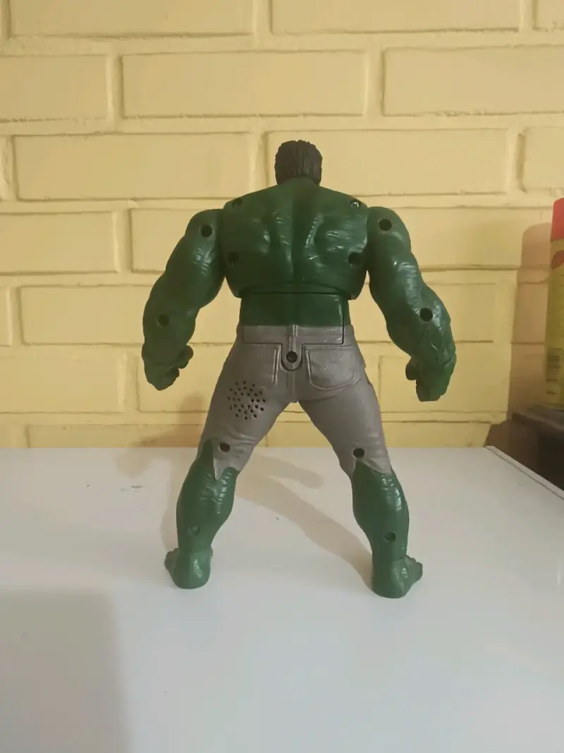 Figura de acción Hulk verde y gris - 3