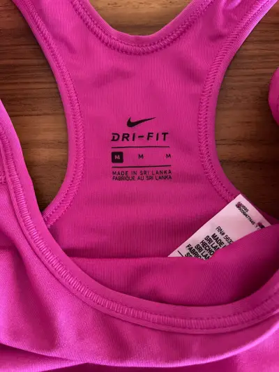 Top deportivo Nike Dri-Fit fucsia talla M - miniatura 4