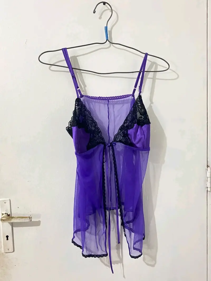 Babydoll morado con encaje negro Frederick's of Hollywood - 2