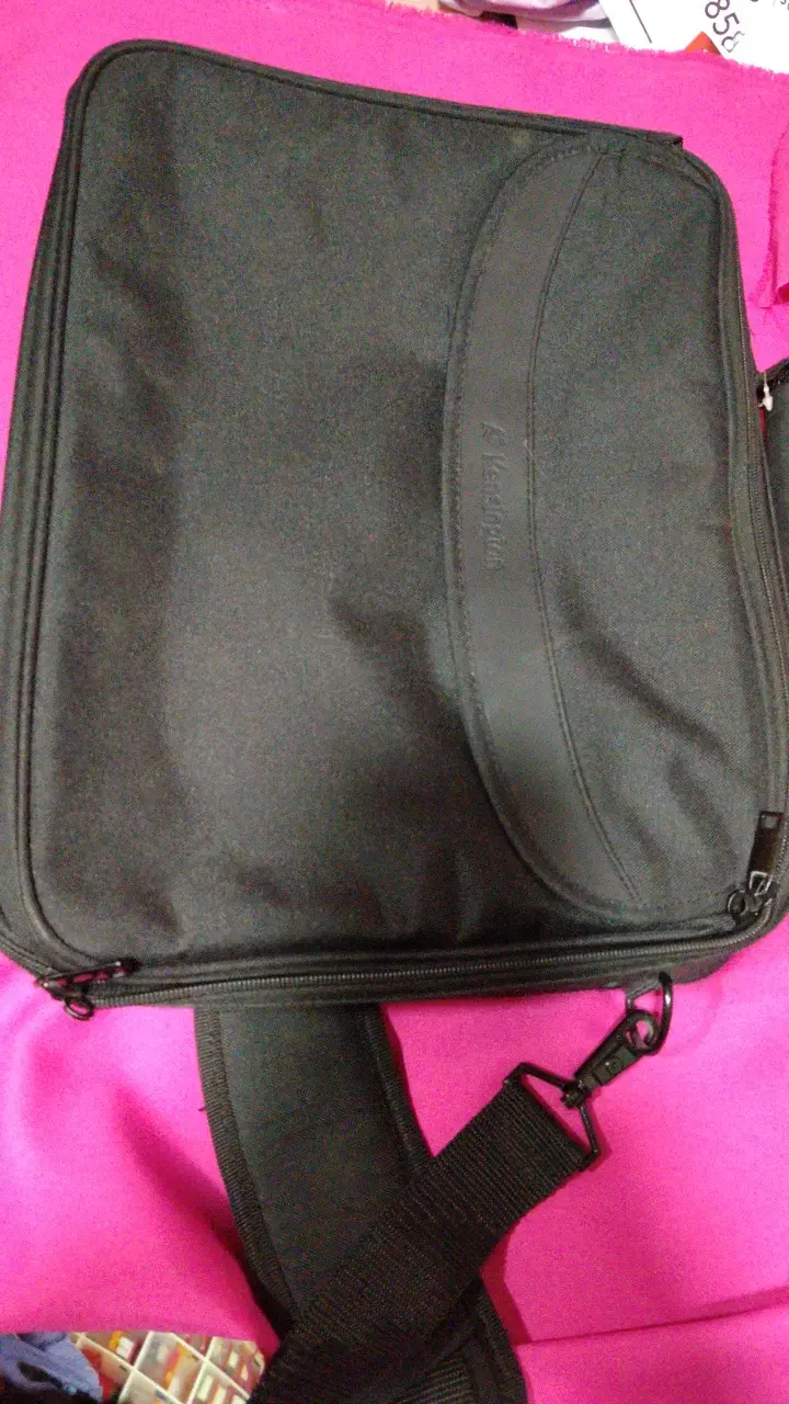 Maletín para laptop Kensington negro