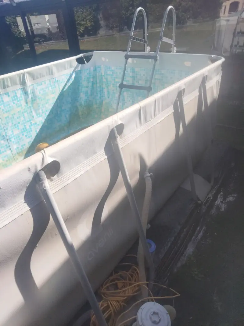 Piscina estructural rectangular con escalera - 2