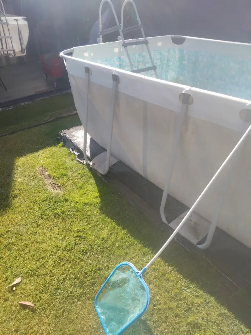 Piscina estructural rectangular con escalera - 3