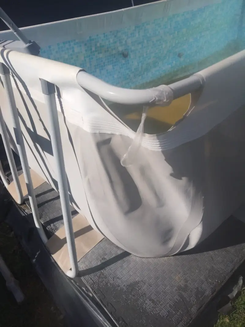 Piscina estructural rectangular con escalera - 5