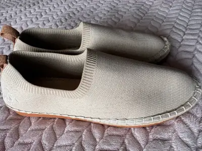 Zapatillas casuales beige de tela - miniatura 1