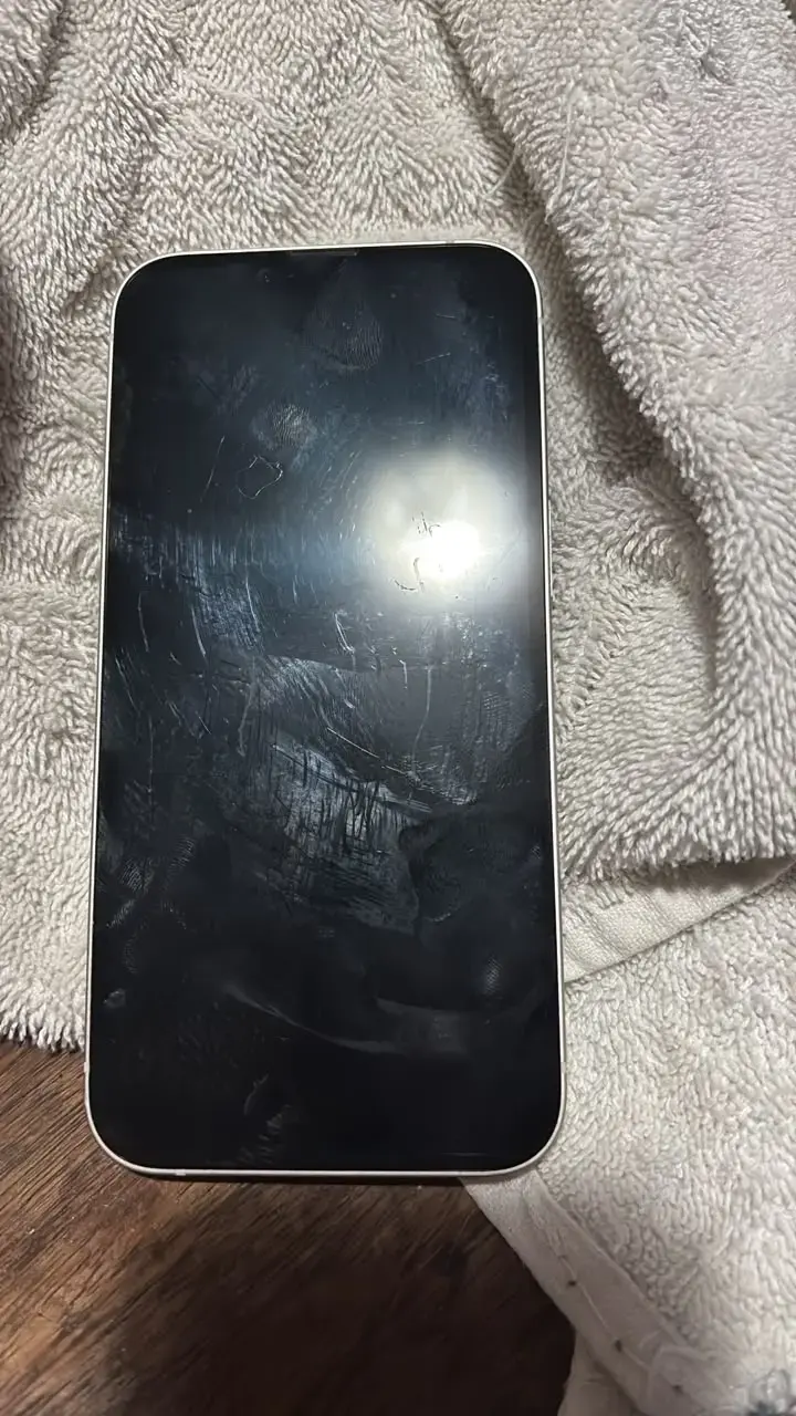 iPhone blanco en buen estado con pantalla táctil - 3