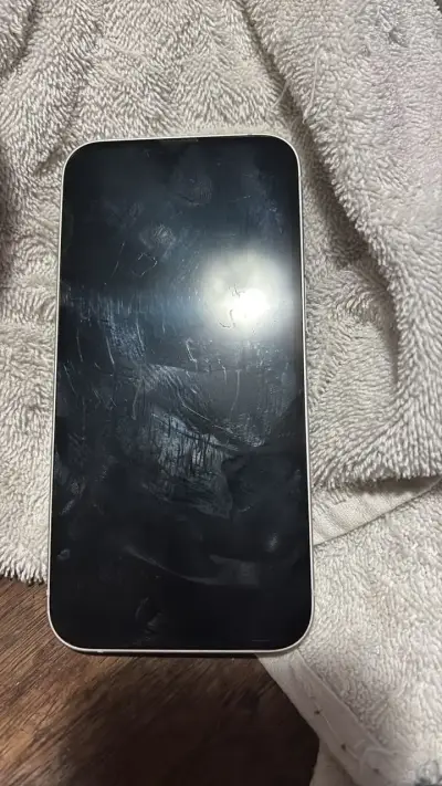 iPhone blanco en buen estado con pantalla táctil - miniatura 3