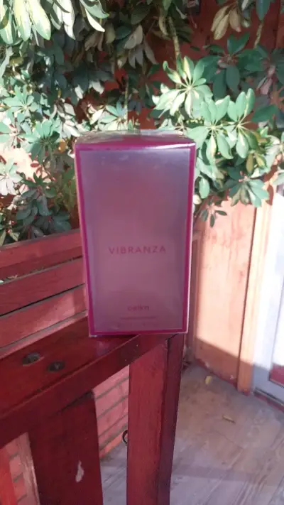 Perfume Vibranza de Esika para mujer - miniatura 2