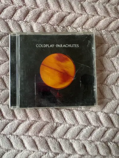 CD Coldplay Parachutes en buen estado - miniatura 1