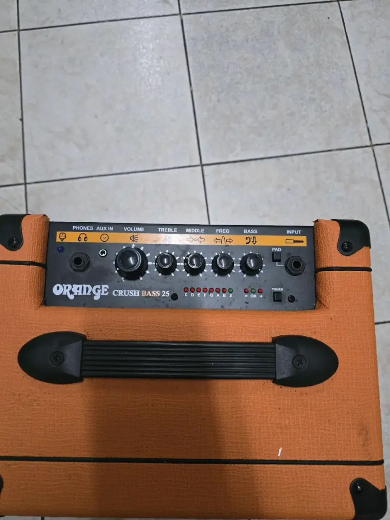 Amplificador Orange Crush Bass 25 para bajo - 2