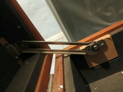 Estuche de madera para guitarra eléctrica con interior acolchado - miniatura 6