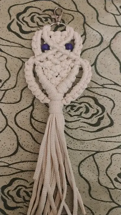 Llavero de macramé con diseño de búho - miniatura 1