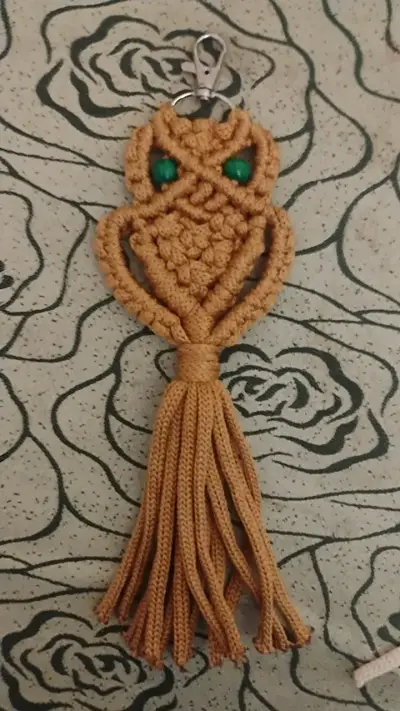 Llavero de macramé con diseño de búho - miniatura 2