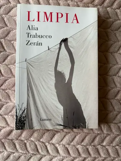 Libro 'Limpia' de Alia Trabucco Zerán - miniatura 1
