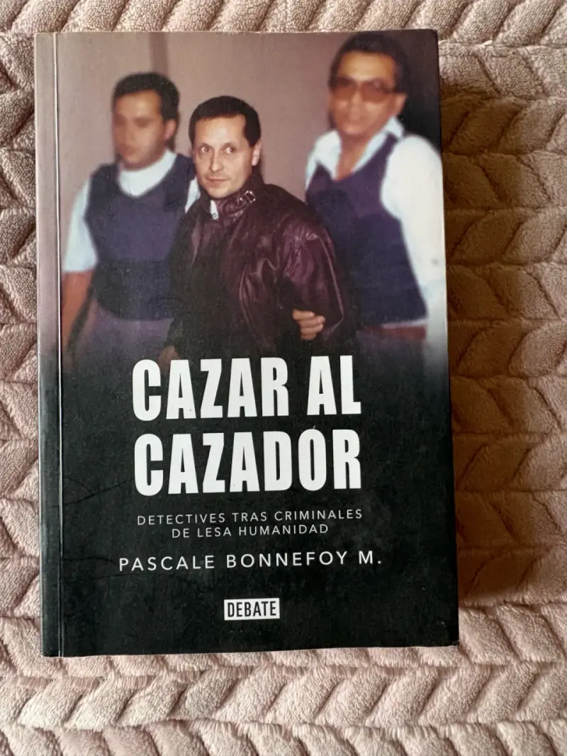Libro 'Cazar al Cazador' de Pascale Bonnefoy - 1