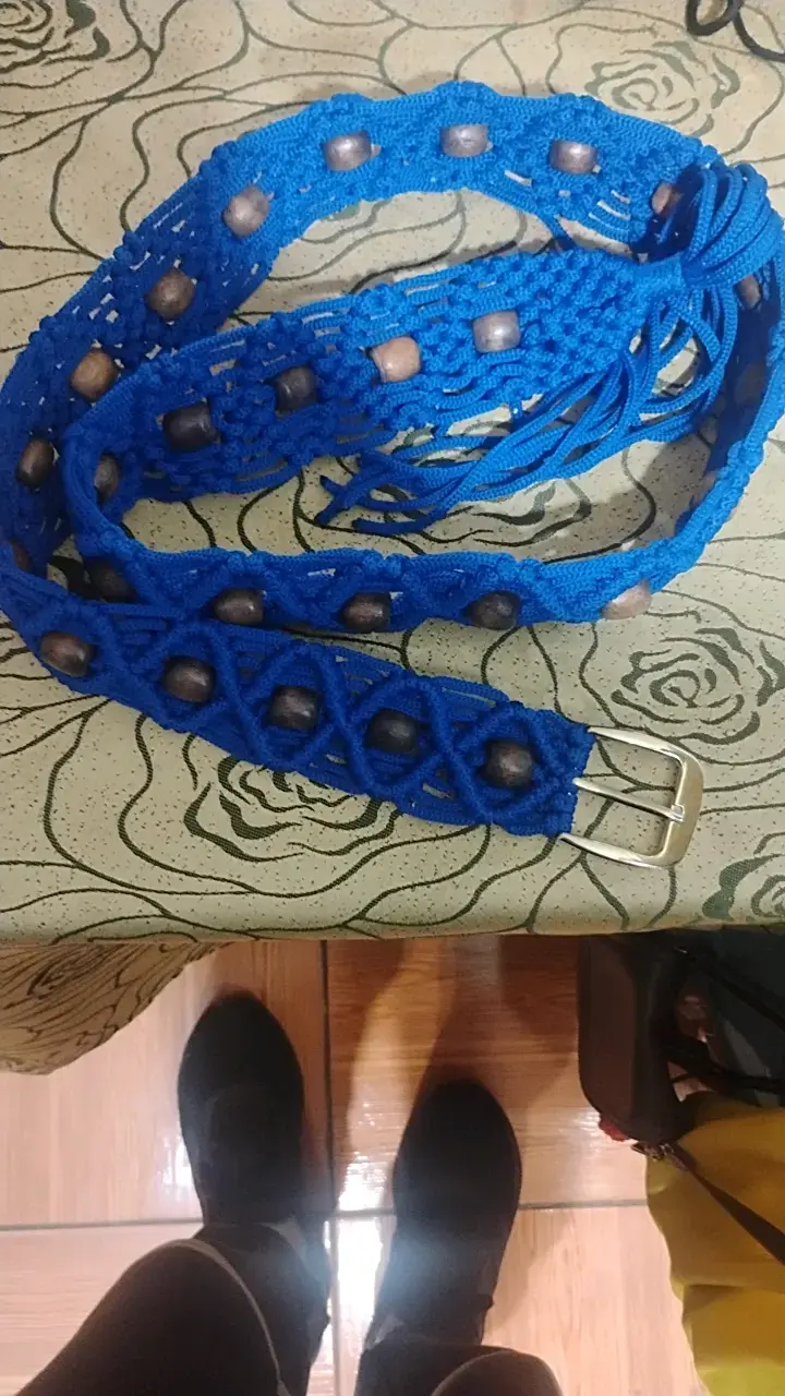 Cinturón de macramé azul con cuentas de madera - 2