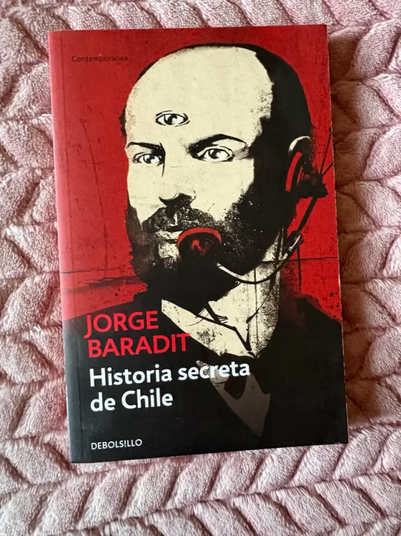 Libro Historia Secreta de Chile por Jorge Baradit - 1