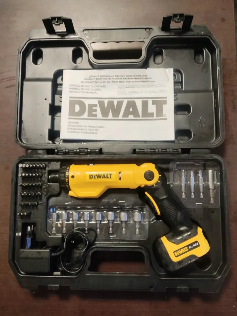 Destornillador inalámbrico DeWalt con estuche - 3