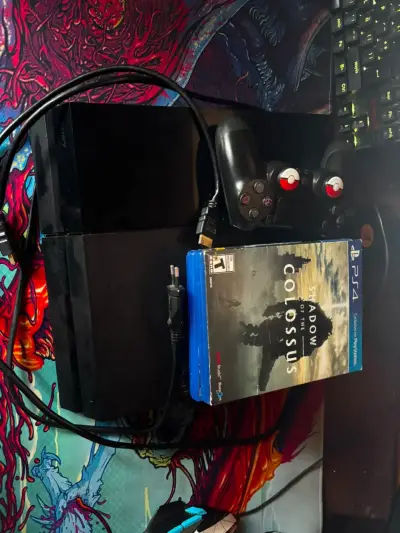 PlayStation 4 con control, juegos y cables - miniatura 6