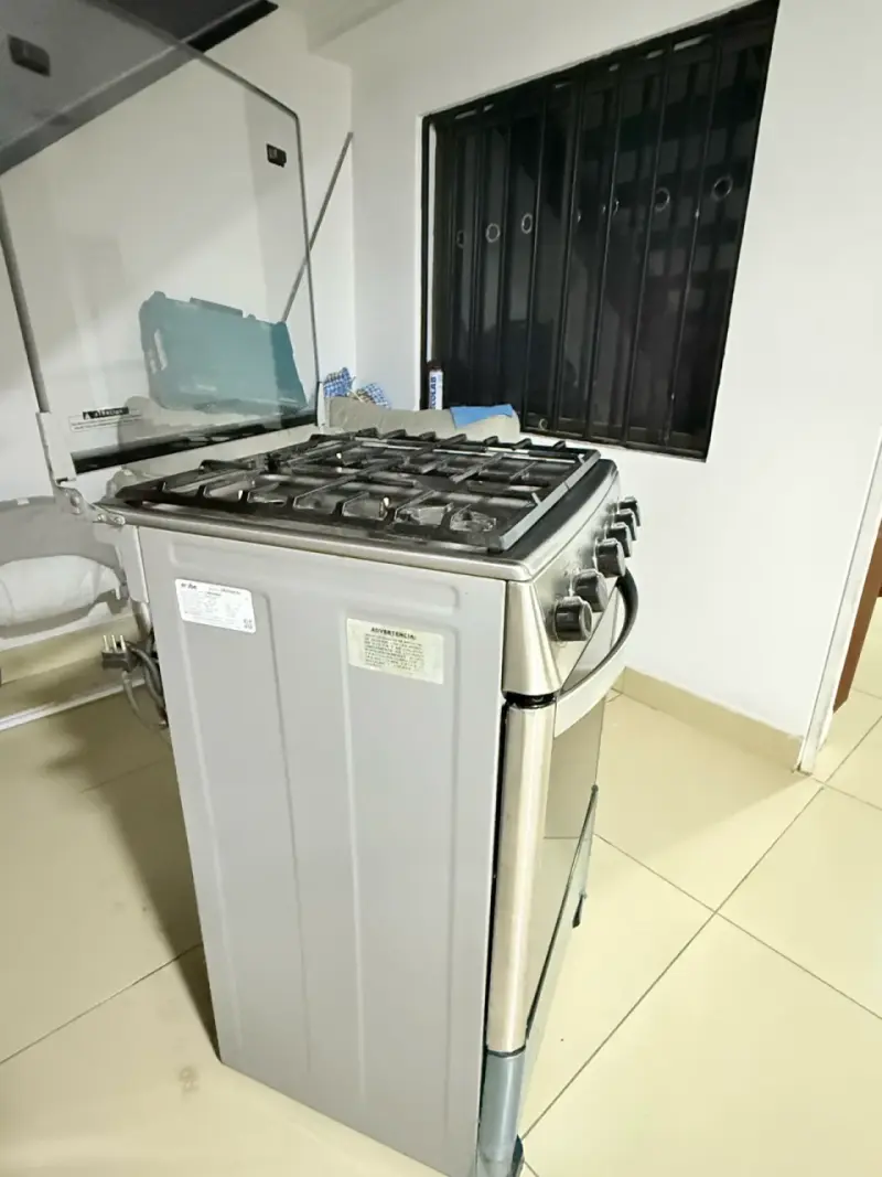 Cocina a gas Mabe con horno y 4 quemadores - 3