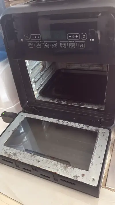 Horno freidora de aire Oster con controles digitales - miniatura 3