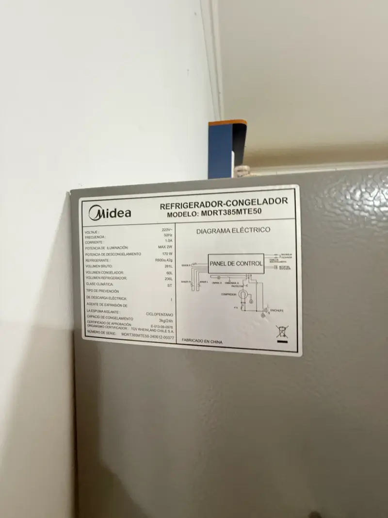 Refrigerador Midea de 385 litros en buen estado - 3