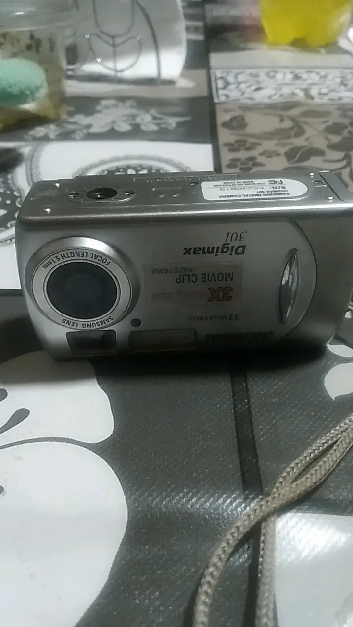 Cámara digital Samsung Digimax 301 con zoom óptico - 1